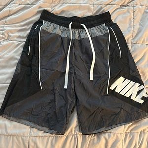 Men’s Nike athletic shorts size large